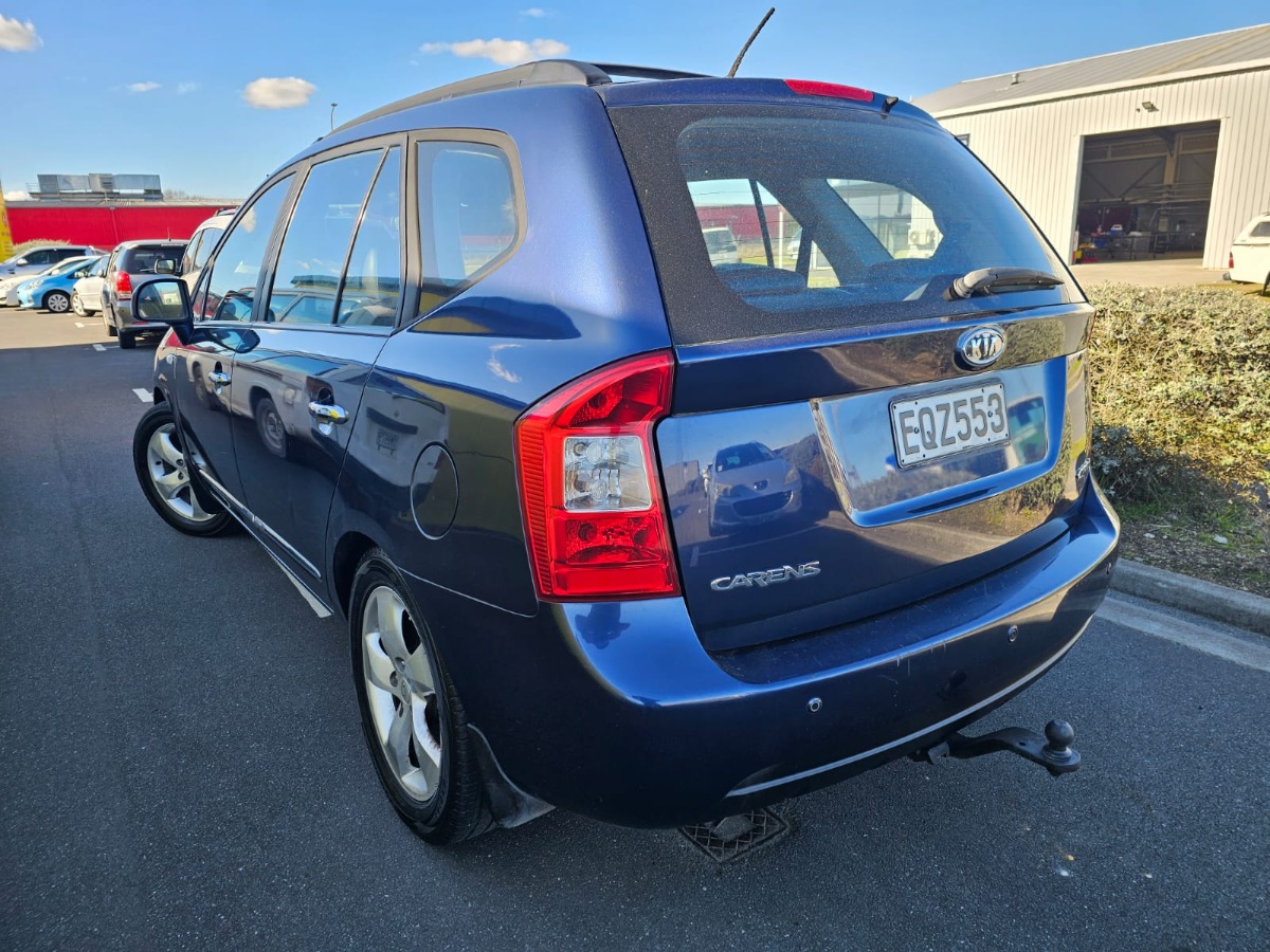 2008 Kia Carens | Auto World Group